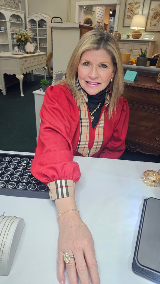 Continuum chain from the Contrast & Connection Collection — balanced, bold, and radiant in dual metal tones. Sterling textured Links, and Smooth 14k Gold Filled Chains. For Permanent Jewelry In Baltimore, Maryland. 