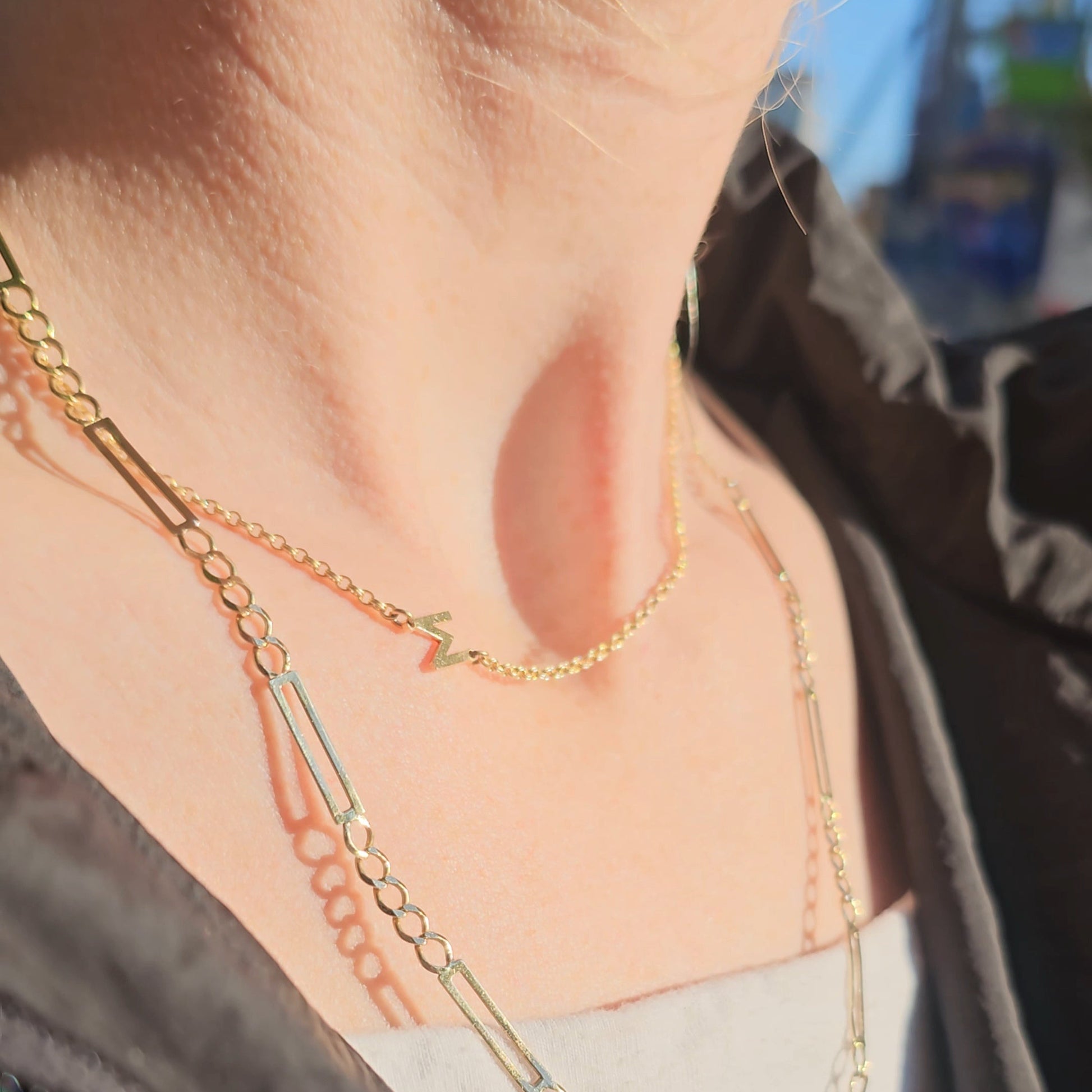 Double halo Permanent Jewelry chain with letter "M" sideways connector. this gold chain is dainty but strong and structured. 