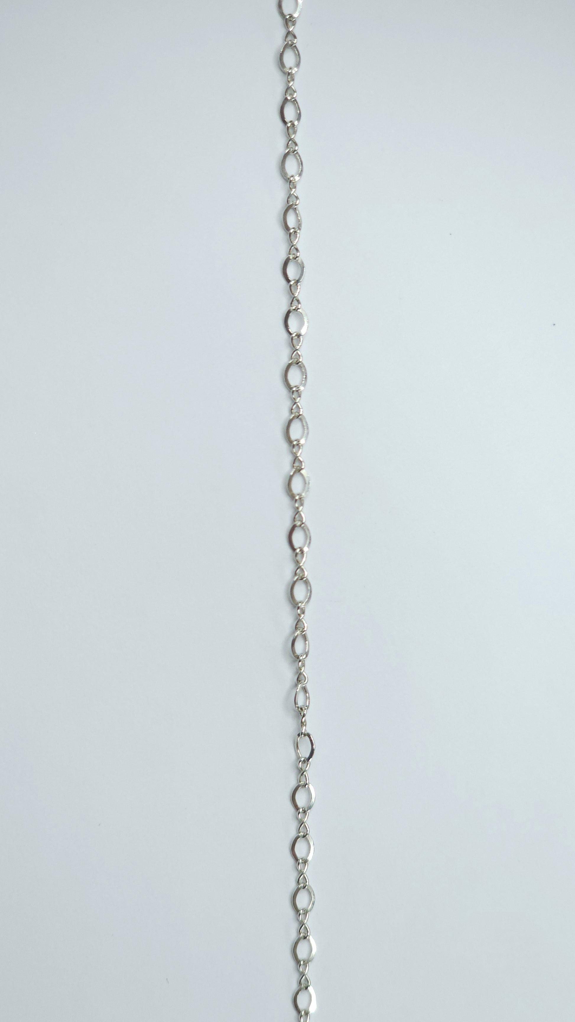 Gold-filled chain with 3x2mm petite marquise-shaped links that naturally create movement and shine. The flowing, almond-shaped pattern makes it a beautiful choice for anyone seeking soft yet meaningful permanent jewelry. Marquise-style links offer a soft, feminine flow — Intentionally Linked Jewelry is the best for permanent jewelry in Maryland.